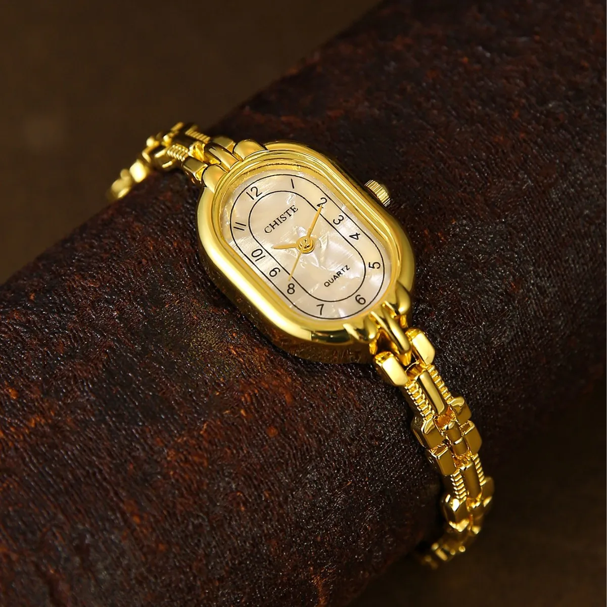 Vintage Small Gold Watch, Bracelet Style Quartz Watch, Antique Style, Minimalist Women's Quartz Watch