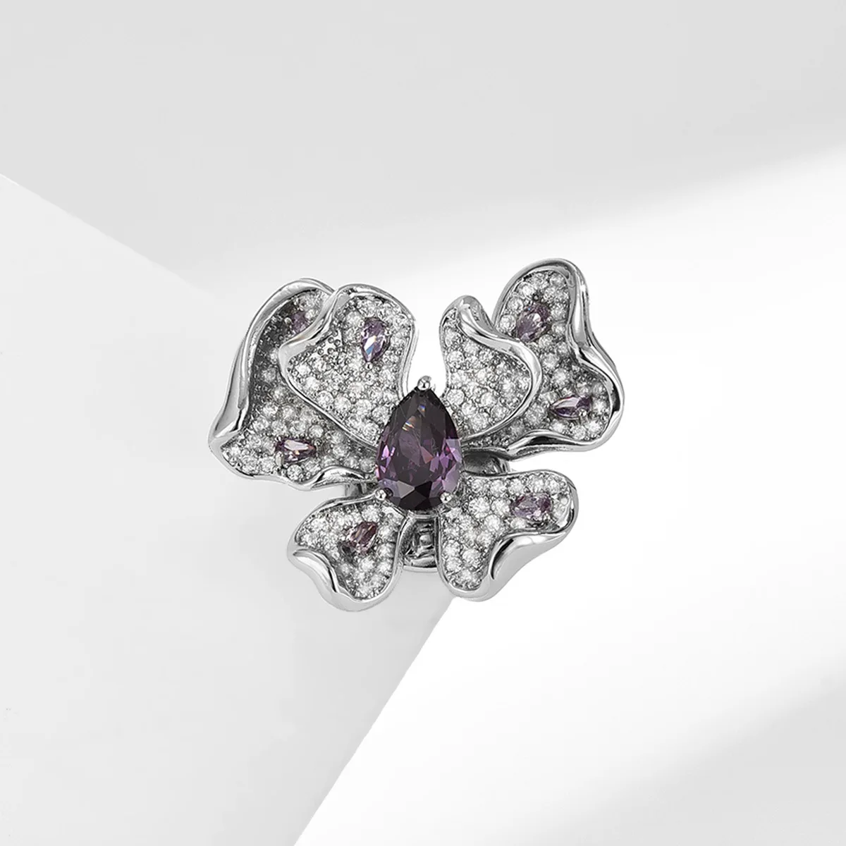 Lucky Bracelet Hand String Luxury Purple Diamond-Studded Dazzling Zirconia Elegant Small Butterfly Magnetic Clasp—versatile Chic
