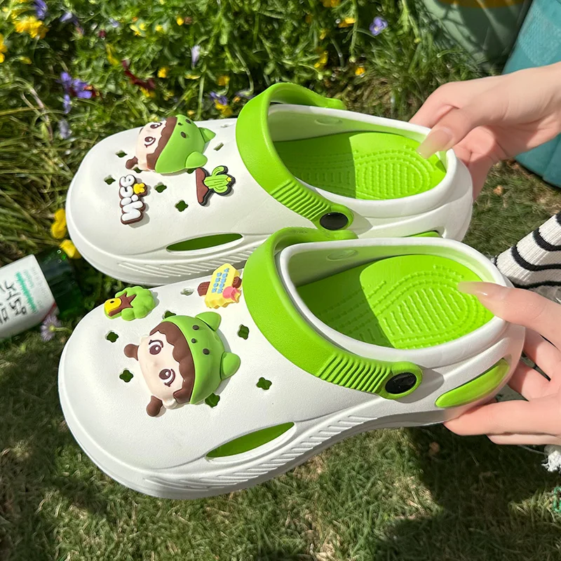 Pantoufles imperméables à la mode pour enfants, sandales d'extérieur, chaussures de jardin à semelle souple, sabots d'intérieur, été