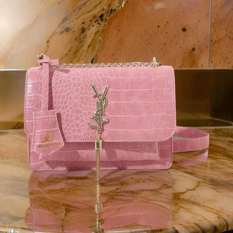 

Luxury Designer-Inspired Leather Clutch Bag - Minimalist Crossbody With Vintage Hardware For Trendsetting Women