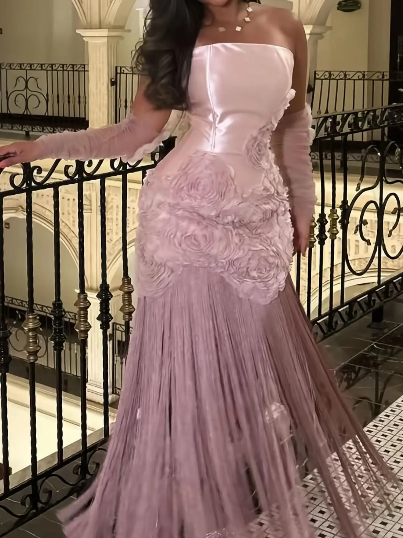 

Customized Pink Satin Chiffon Wedding Dress Mermaid Exquisite Delicate Charming Bridal Party Flowers Strapless Bridal Gowns