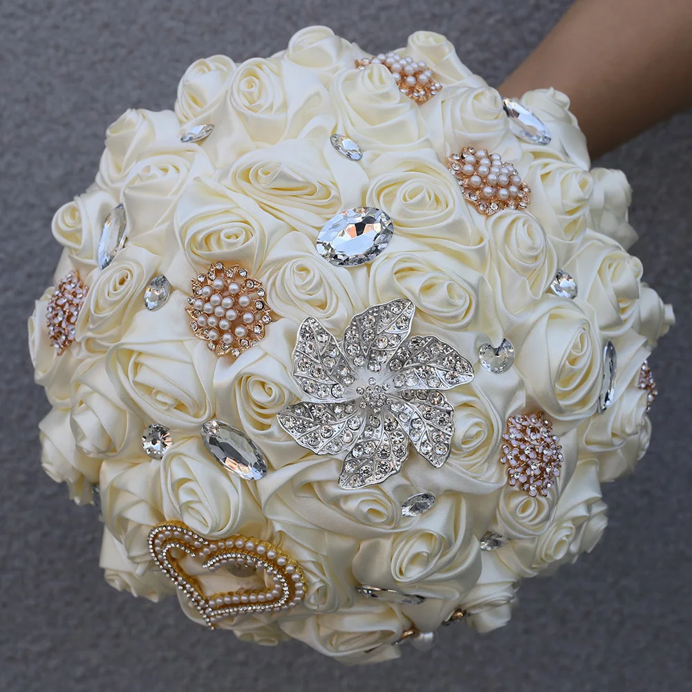 Elegant Cream Rose Roll bouquet Wedding bouquet Bride Bridesmaids Luxury rhinestone hand bouquet Ribbon Besties Gift W373B