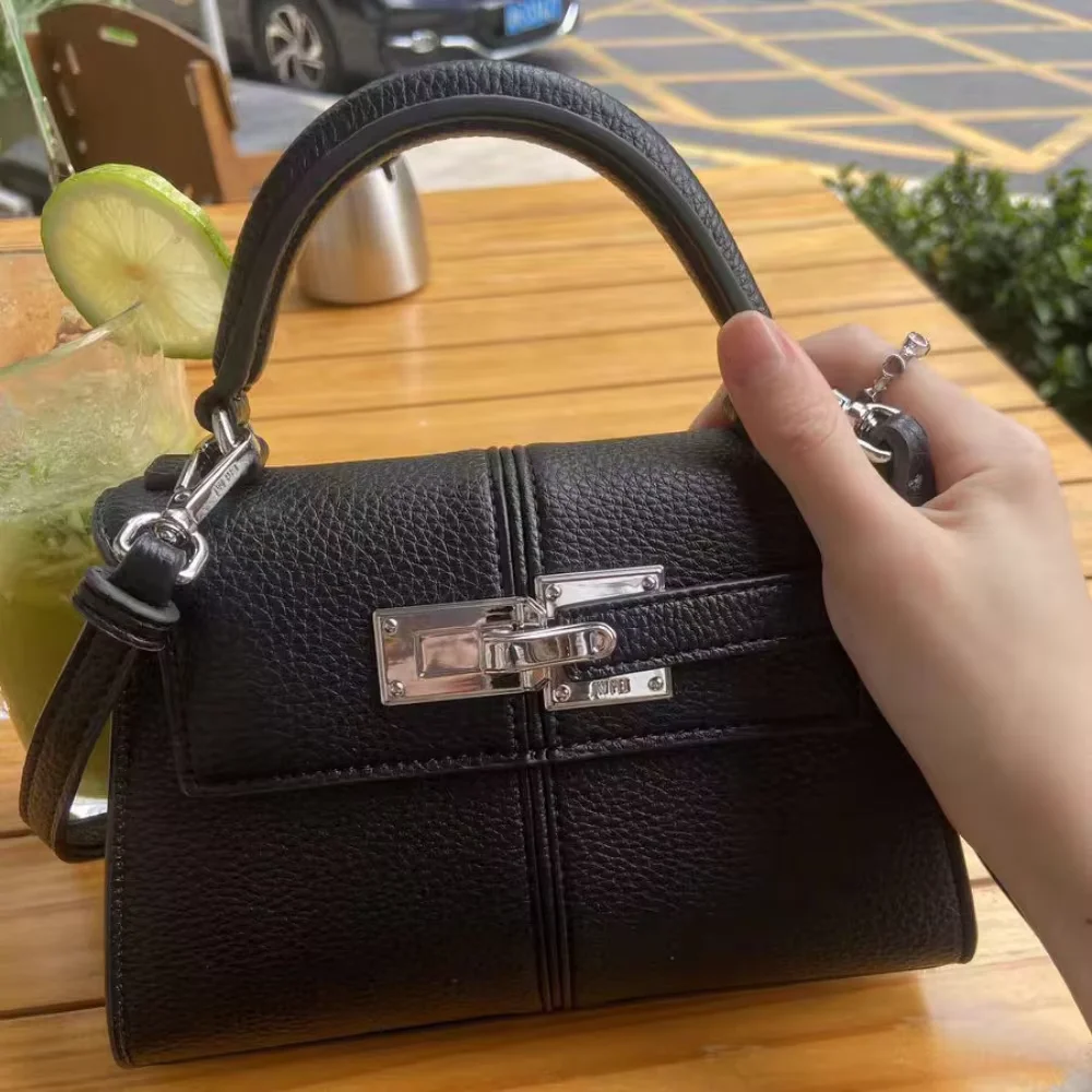 Luxuriöse Elise Mini Quadratische Umhängetasche: Schwarze Designer-Handtasche aus veganem Leder - Hochwertige Schultertasche für Damen – Detail 1