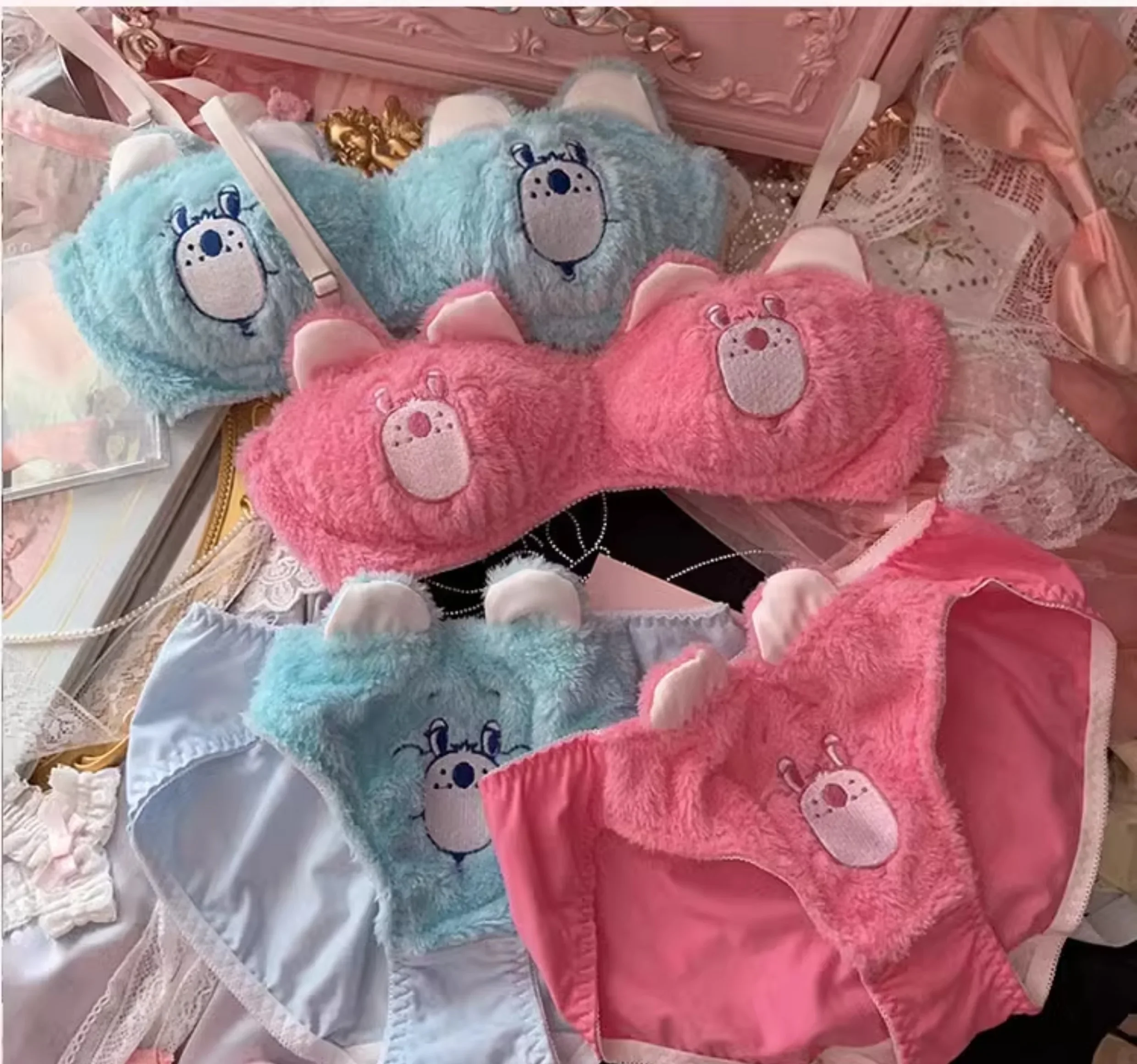 

Радужный медведь, зимнее новое японское сексуальное нижнее белье, женское нижнее белье с героями мультфильмов для девочек, костюм с трусами, женский милый плюшевый комплект с бюстгальтером