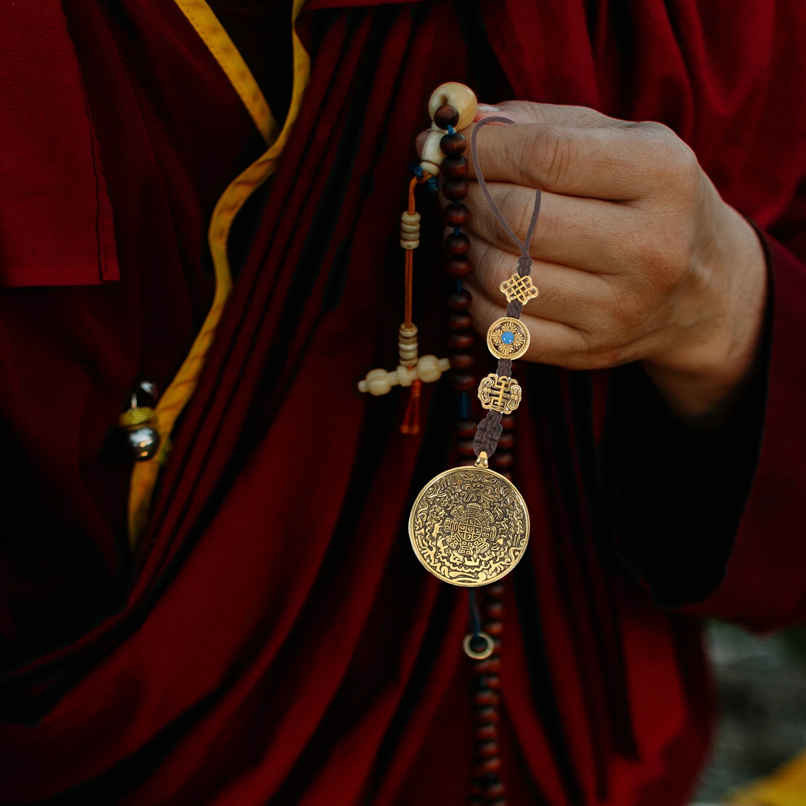 

2Pcs Tibetan Style Pendant Necklace Compact Retro Vintage Hanging Decor for Men Women Sweater Chain Tibetan Pendant Necklace