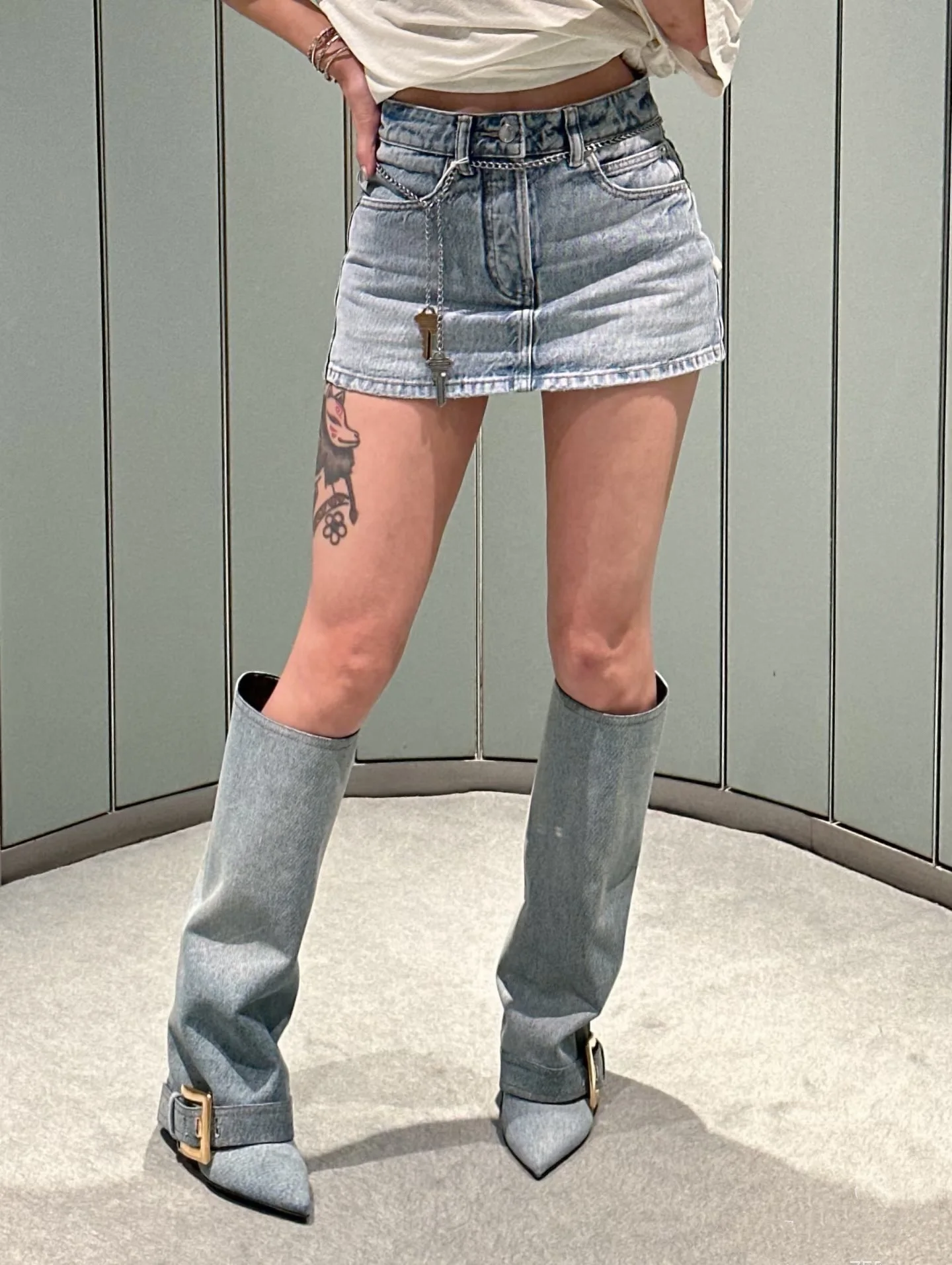 

Джинсовые ботинки на шпильке с острым носком, утягивающие брюки на высоком каблуке с пряжками, нишевые универсальные модные ботинки Botas Femininas