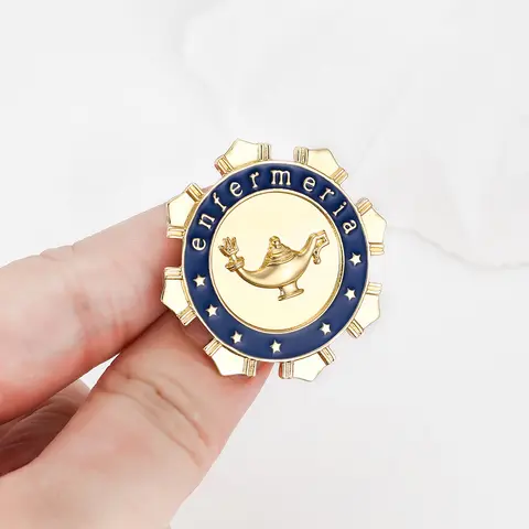 10 best sales नर्स ब्रोच - №4