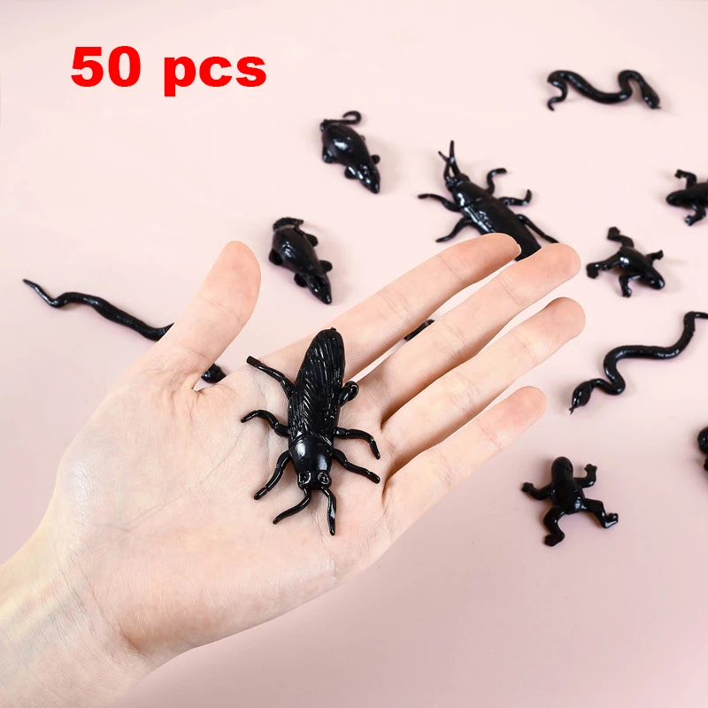 

50 Pcs Novelty Funny Halloween Sticky TPR Soft Rubber Bugs Snake Prank Venting Sticky Insects Animals Kids Halloween Prank Toys