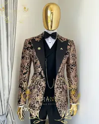 2024 Newest Elegant Male Suits Peaked Lapel Costume Homme Luxury Jacquard Groom Wedding Party Prom Suits Tuxedos 3 Pieces Sets