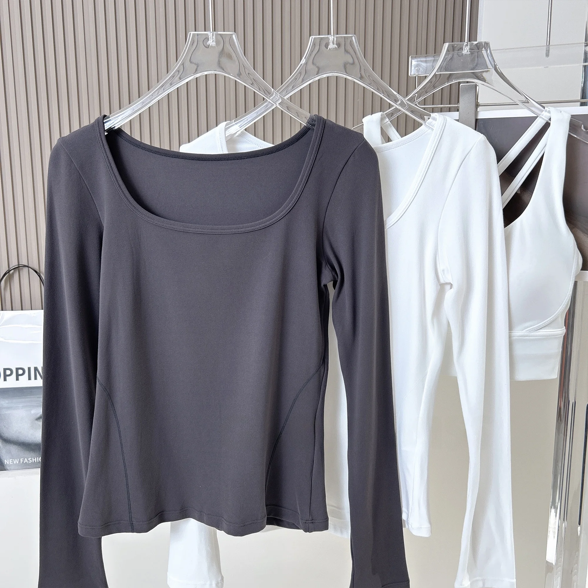 

Slim Fit Long Sve Yoga Top Women's 2025 New Lightweight Breathable Sports T-irt Pilates Base irt Autumn Faion Sports...