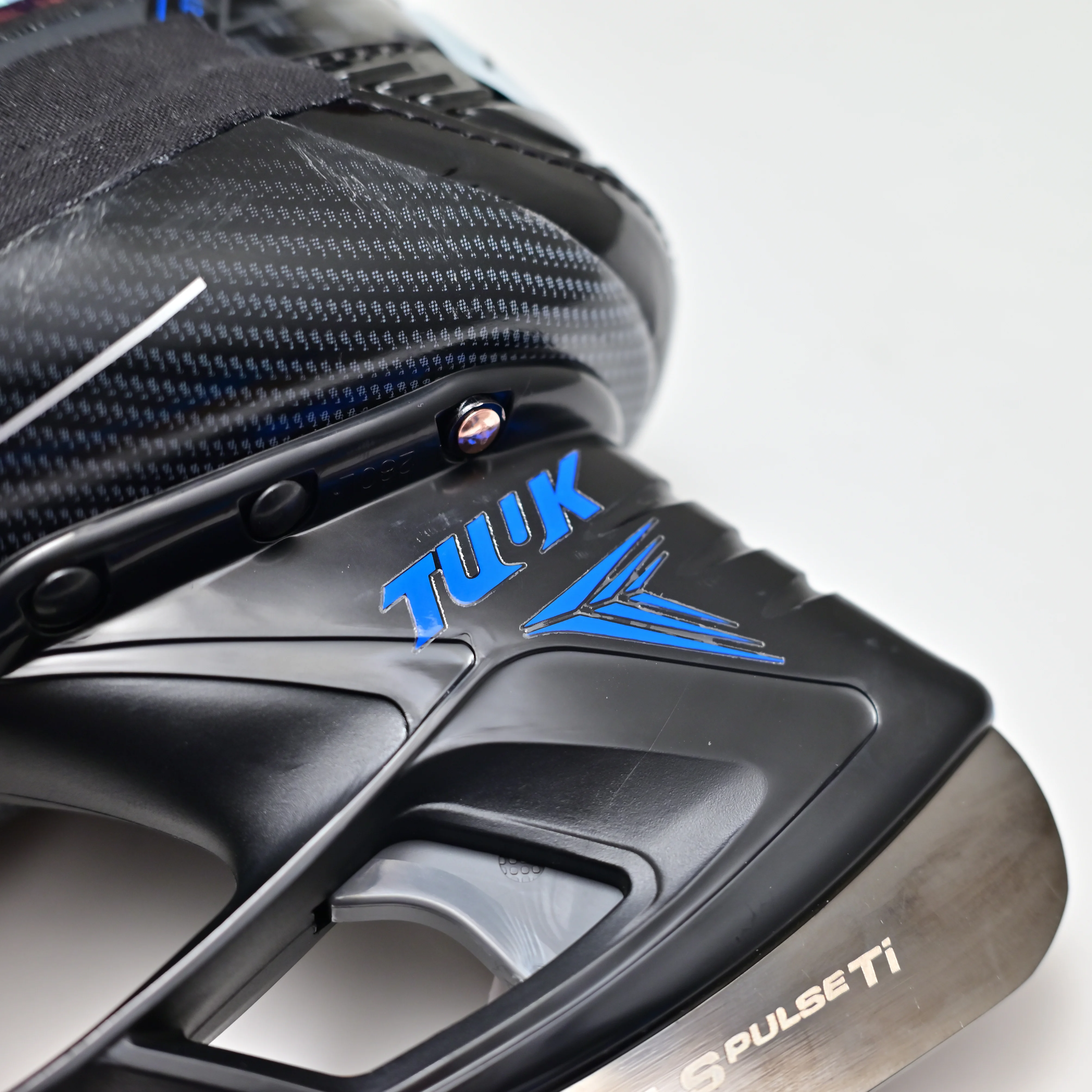 Thumbnail 4 - #15 Top 20 Hockey Gloves Worth Buying In 2026