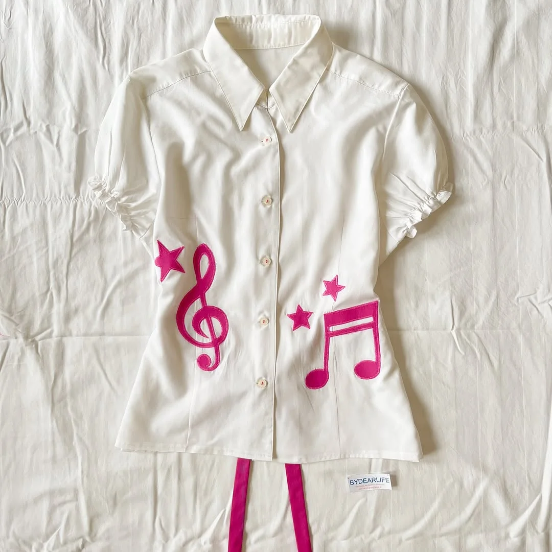 2026 Spring and Summer Fashion New Y2K Girlish Retro Lapel T-Shirt Note Pattern Slim Waist Version of the Personalized Top.