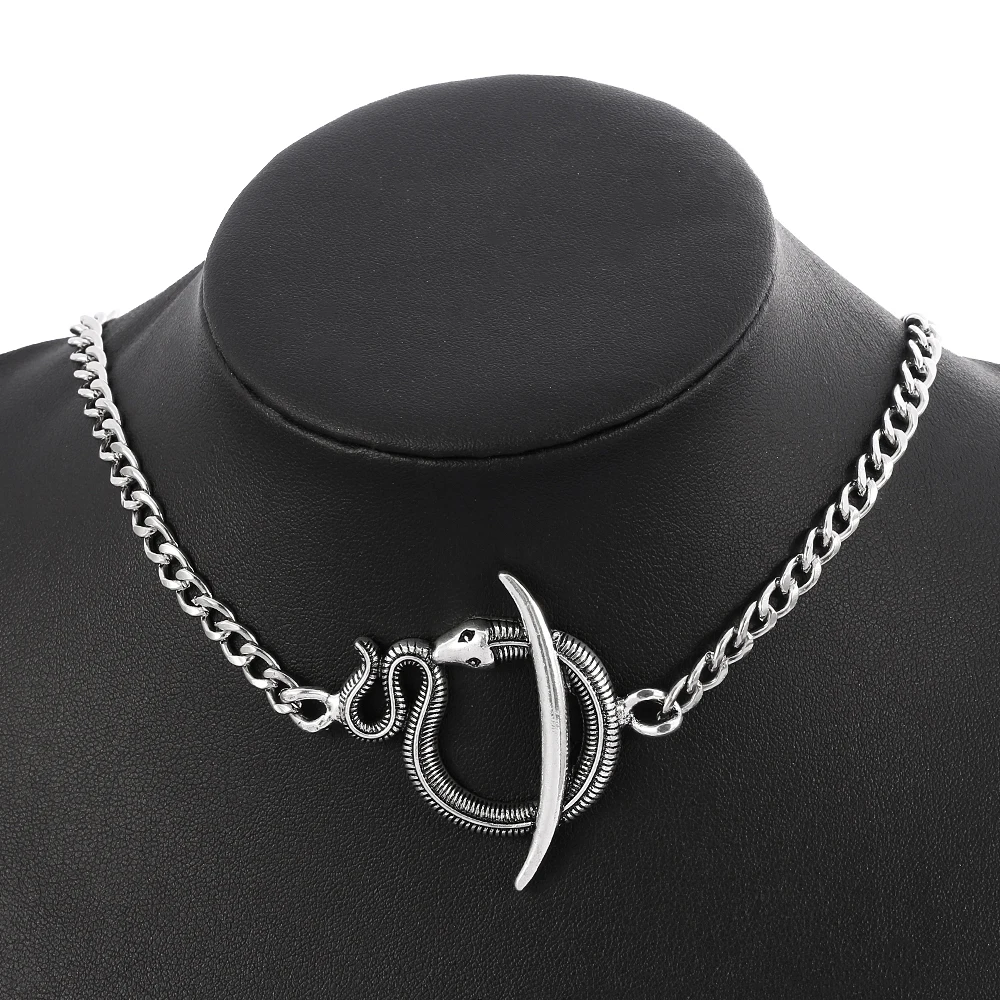 Hip Hop Trend Round Snake Necklace Crescent Circular Snake Tail Neckchain For Men Women Punk Fashion Jewelry Pendant