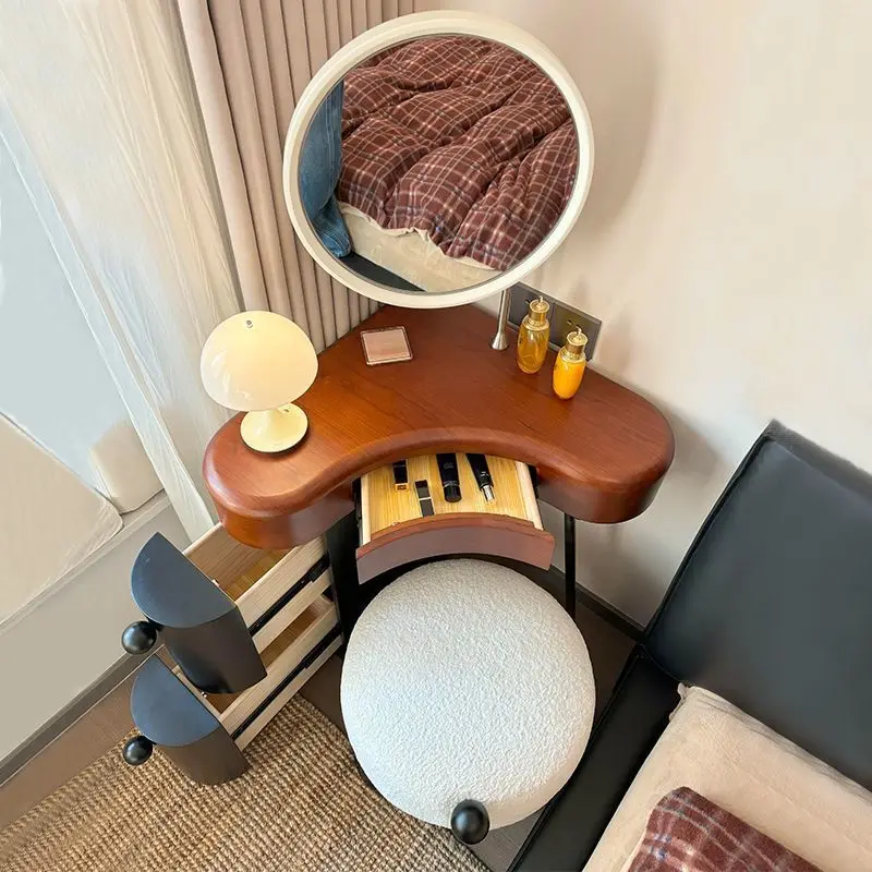 خزانة تخزين زاوية من الخشب الصلب، غرفة نوم منزلية مدمجة مع طاولة مكياج زاوية مرآة