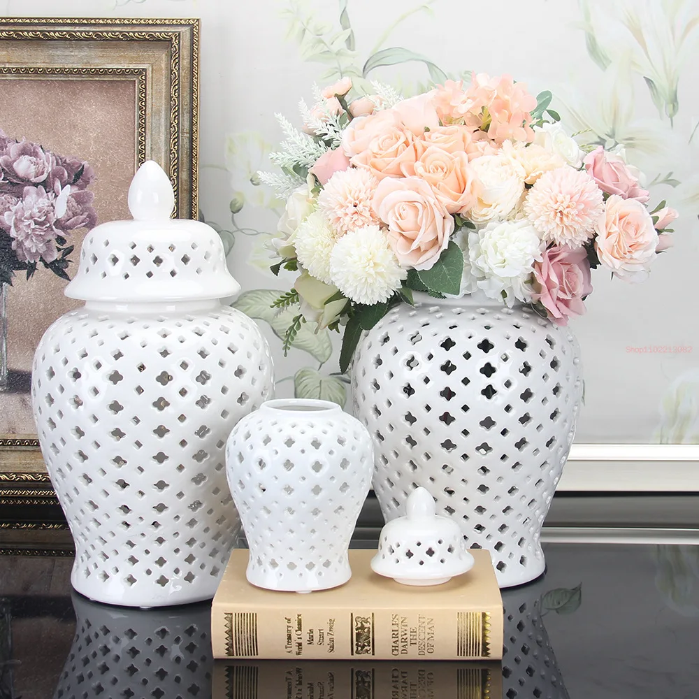 

White Hollow General Jar Ceramic Ginger Jar Vase with Lid Porcelain Handicraft Ornaments Home Decoration Vintage Bottle