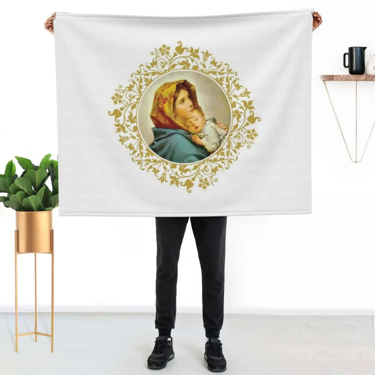 Virgin Mary with Jesus Child Throw Blanket Travel Winter beds Decorative Sofas Fashion Sofas heavy to sleep Luxury Blankets
