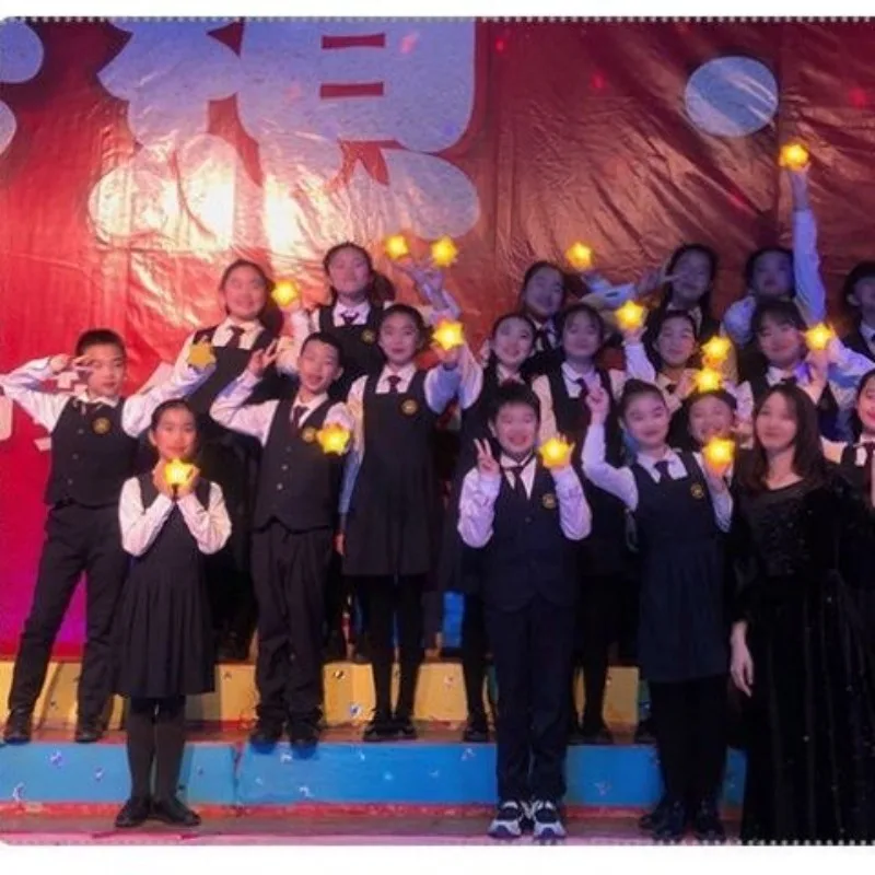 ‌ ไฟ LED รูปดาวแบบพกพาสำหรับงานคอนเสิร์ต ปาร์ตี้ แสงสว่างตกแต่งคริสตัล สร้างบรรยากาศงานแสดง งานแต่งงาน ร้องเพลง สำหรับผู้ชม