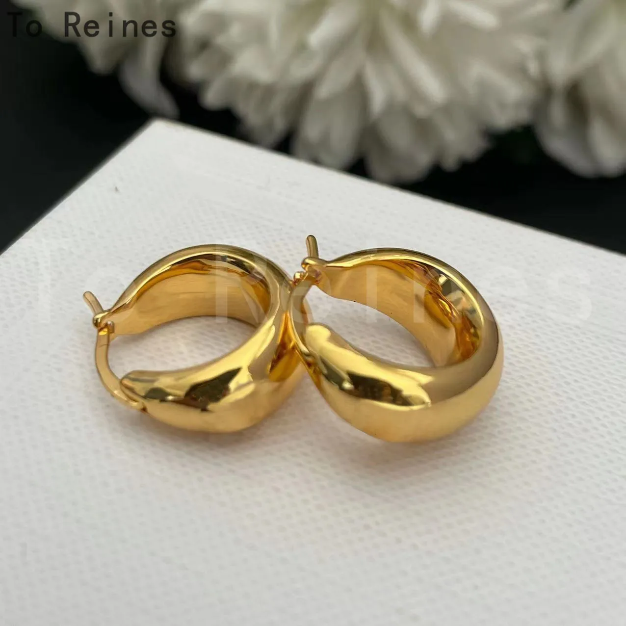 To Reines French Style Light Luxury Advanced Gold C- shaped Earrings Smooth Round Chunky Eardrop For Women Vintage Jewelry Gift