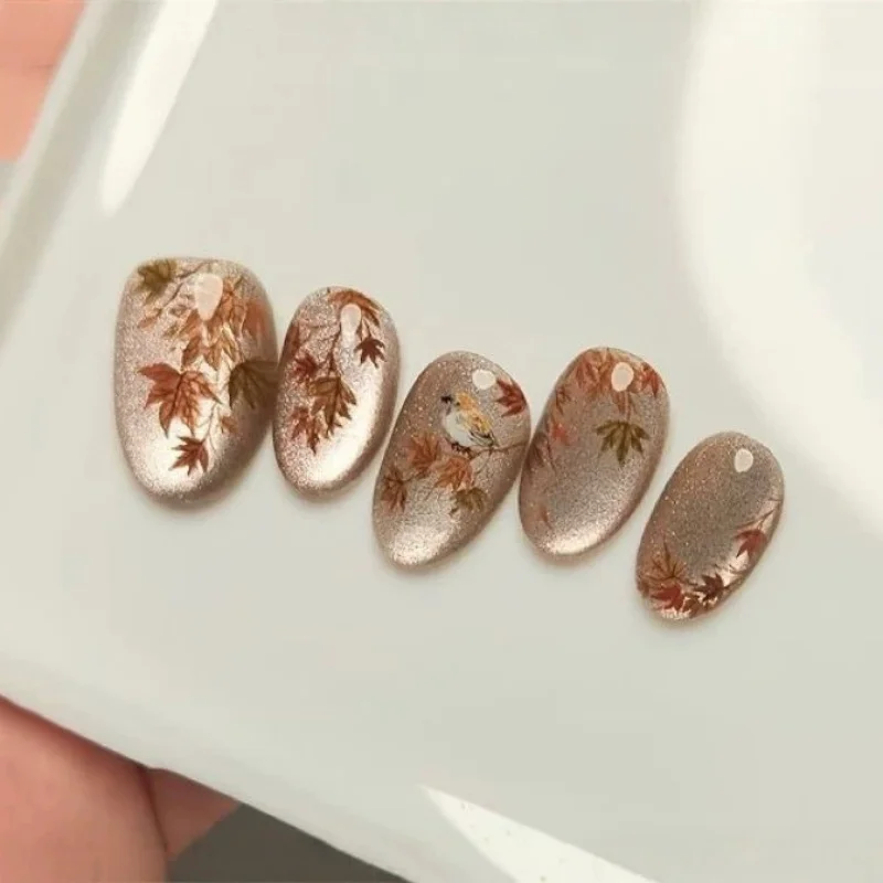 24Pcs Short Round Press on Fake Nails Autumn Maple Leaf Bird Design Full Cover Nails Tips with Cat's Eye Detachable False Nails