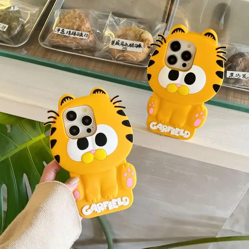 Anime Garfield Iphone15/14Promax Phone Case Cartoon The Movie Baby Garfield Iphone14 All Inclusive Phone Case Anti-Fall Shell