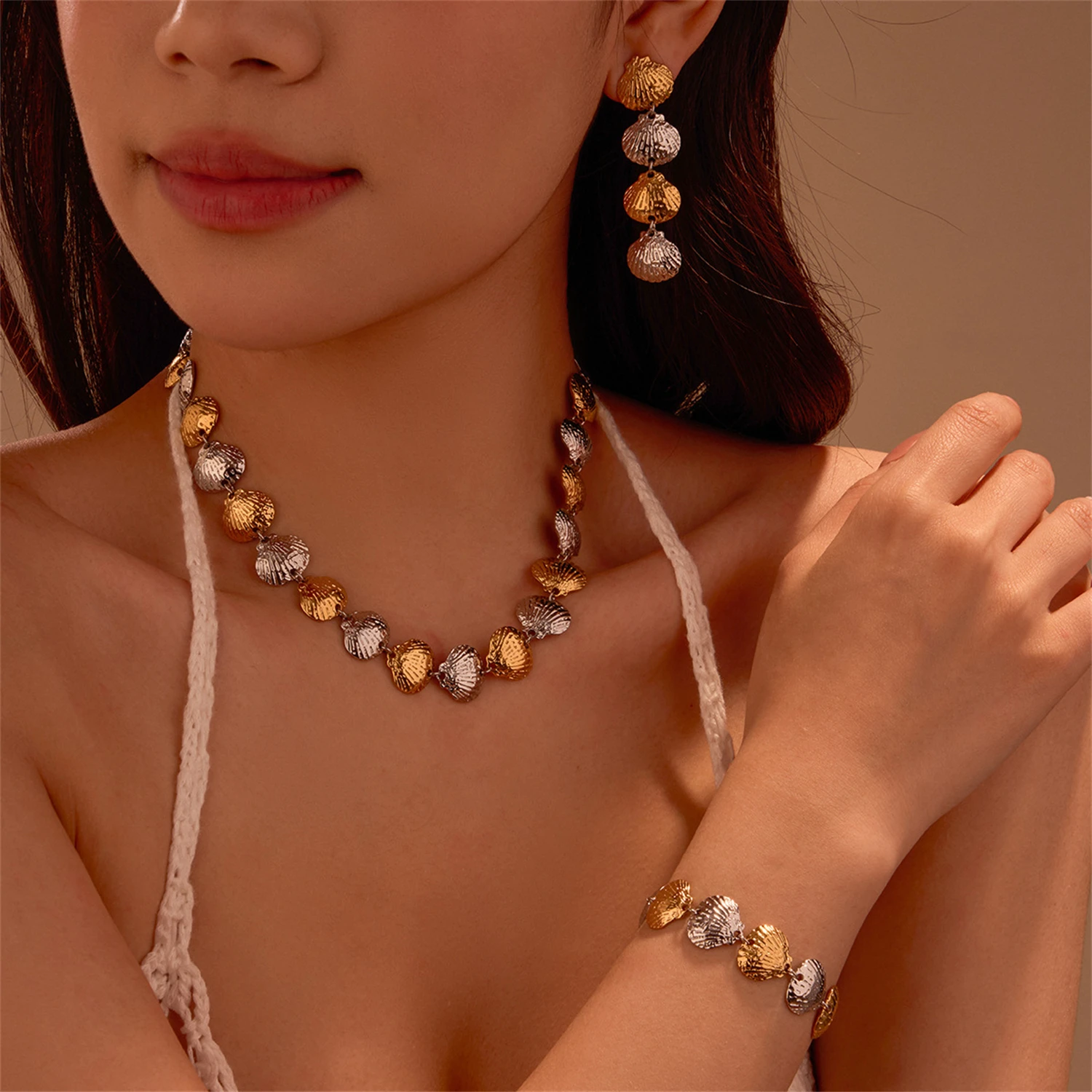 

WAKA Bohemian Beach Shell Jewelry Set for Women Layered Necklace Bracelet Drop Earrings Set Summer Vacation Party Trendy Gift