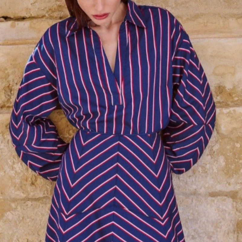 

Осенняя женская полосатая блузка, модные рубашки с v-образным вырезом и лацканами, повседневные свободные рубашки с длинными рукавами, простые шикарные женские топы для офисной повседневной носки