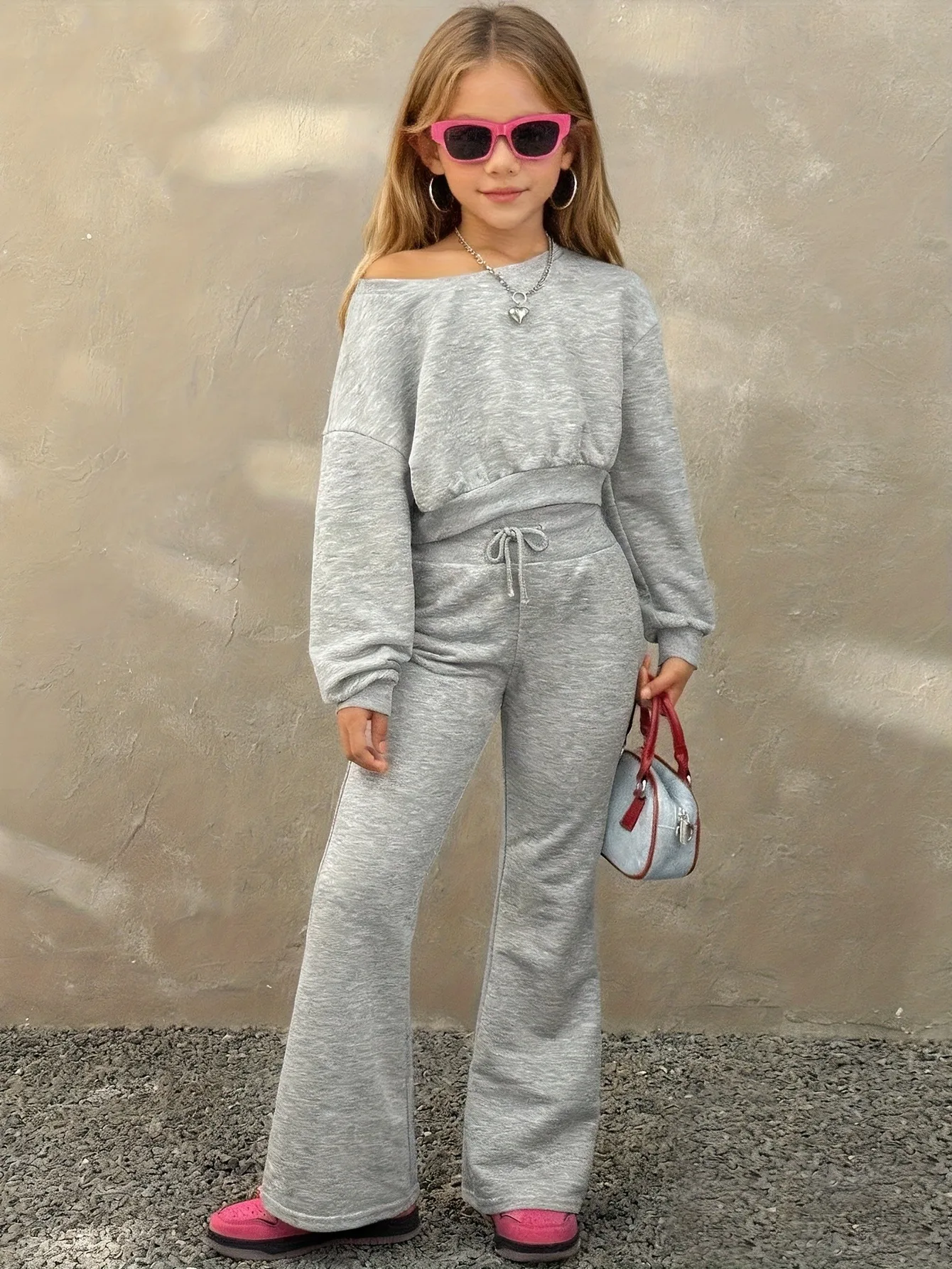 2-teiliges Set für Kinder und Mädchen, schulterfreies, langärmliges Crop-Top und ausgestellte Schlaghose, cooles Streetwear-Freizeitoutfit – Detail 4