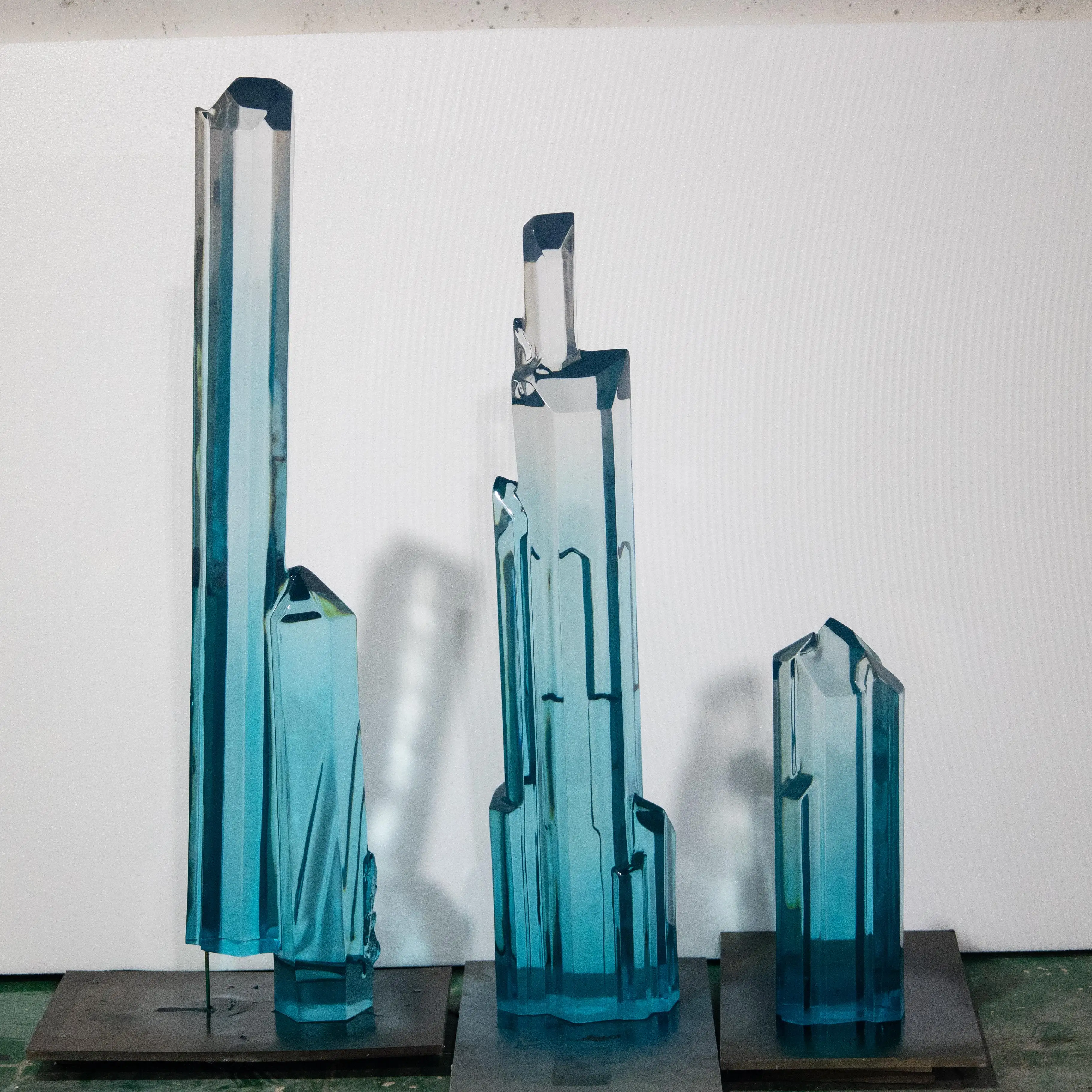 *&z  Transparent Resin Blue Irregular Eco-Friendly Hand-painted Decorative Indoor Resin Business Gift Art~.