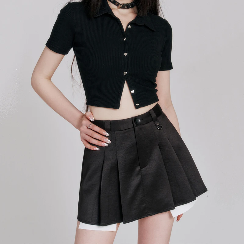 

Women Contrast Detail Pleated Mini Skirt With Underpants