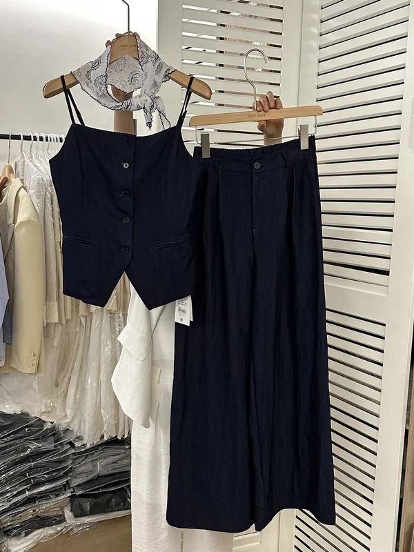 

Retro Denim Three-Piece Set Women's Scarf Vest Strap Straight Leg Pants Summer Fashion Outfit Long Pants High Percentage Content