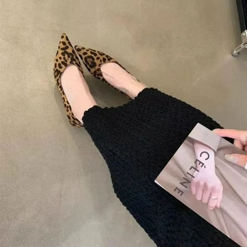 

2025 Summer New Leopard Slip on Women's Flats Pointed Toe Casual Plus Size Shoes Versatile Daily Wear Comfortable Ladies Flat