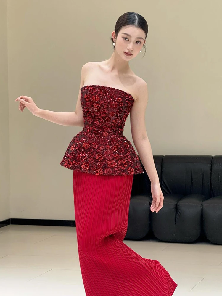 

Ele Red Bridal Morning Robe with Strapl Fi Tail Design for Women Ideal for Wedding Receptions And Performances