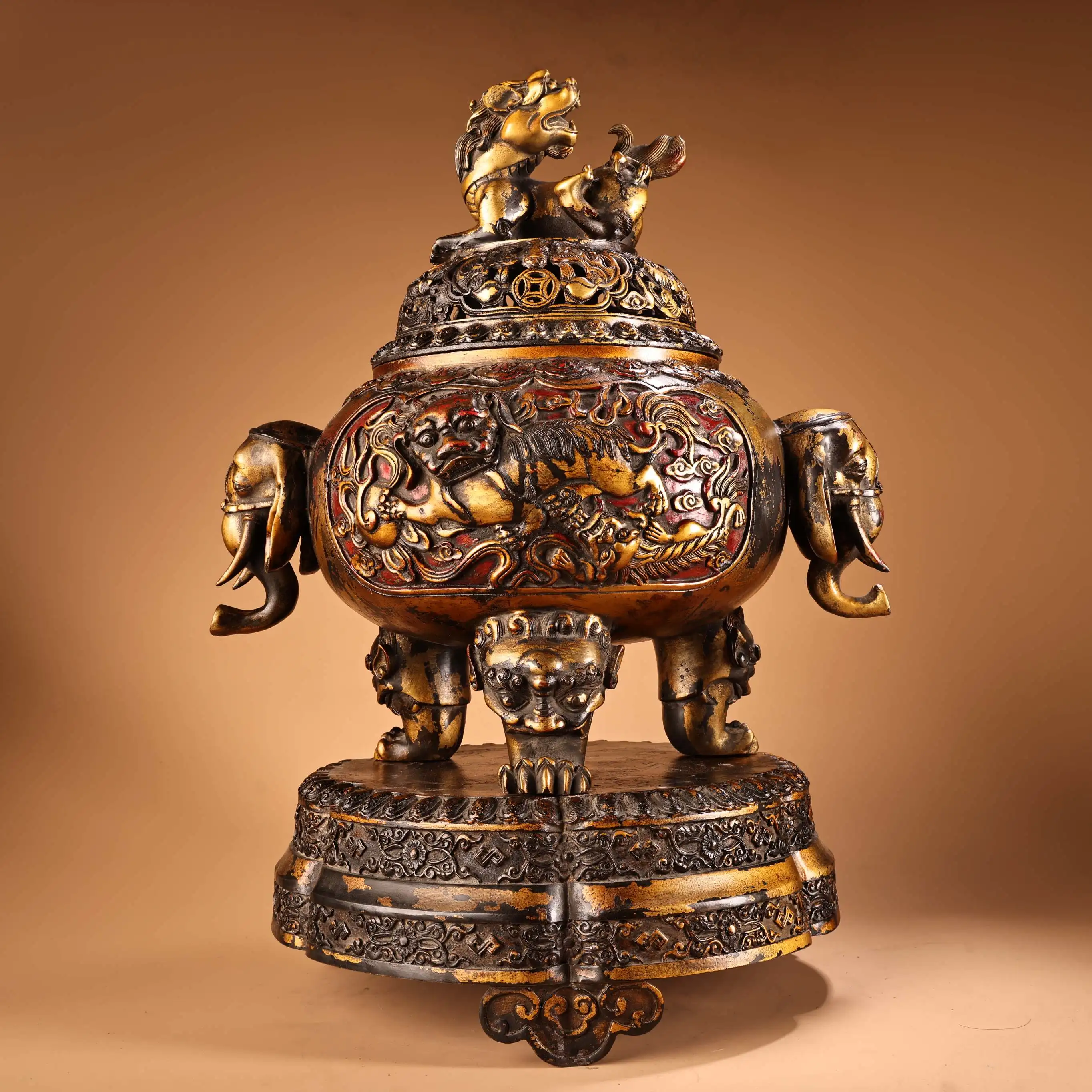 Bronze Gilded Silver Painted High Relief Lion Pattern Lion Statue Cover Elephant Trunk Ear Tripod Incense Burner Base