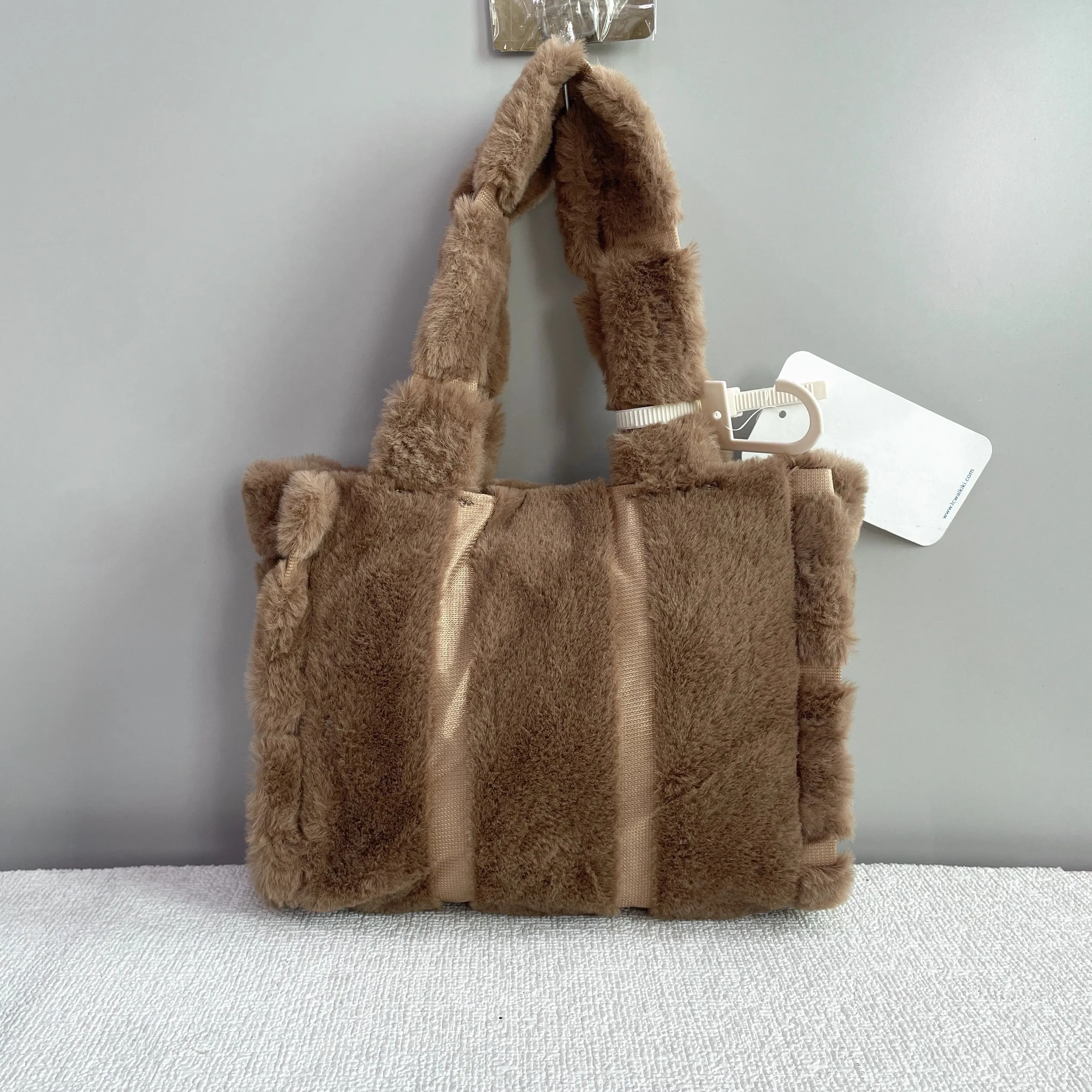 

Winter Faux Fur Shopper Tote Bag for Women Plush Handbag Designer Fluffy Wool Shoulder Bag Women Furry Crossbody Messenger Bag