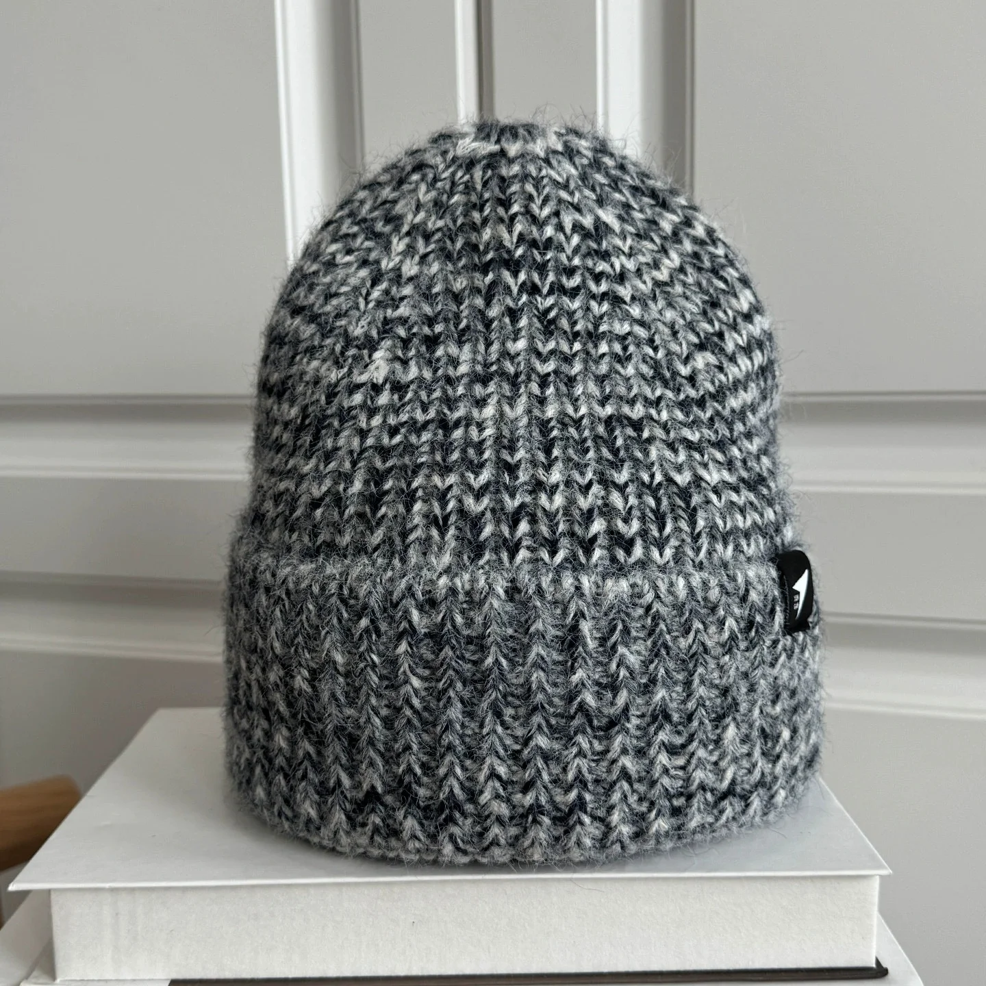 Luxurious-Looking Mixed-Color Knit Beanie for Women—Autumn/Winter Warm Beanie, Versatile Cold-Weather Hat
