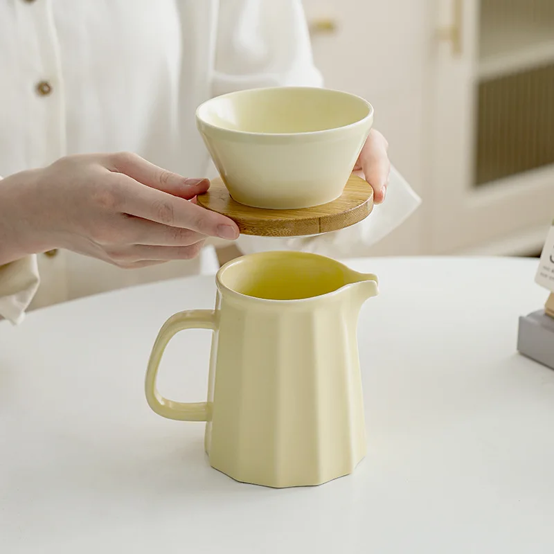 Ceramic V60 Coffee Dripper Set, Pour Over Filter Cone Brewer with Sharing Carafe, 1-4 Cup Coffee Maker for Home Barista.