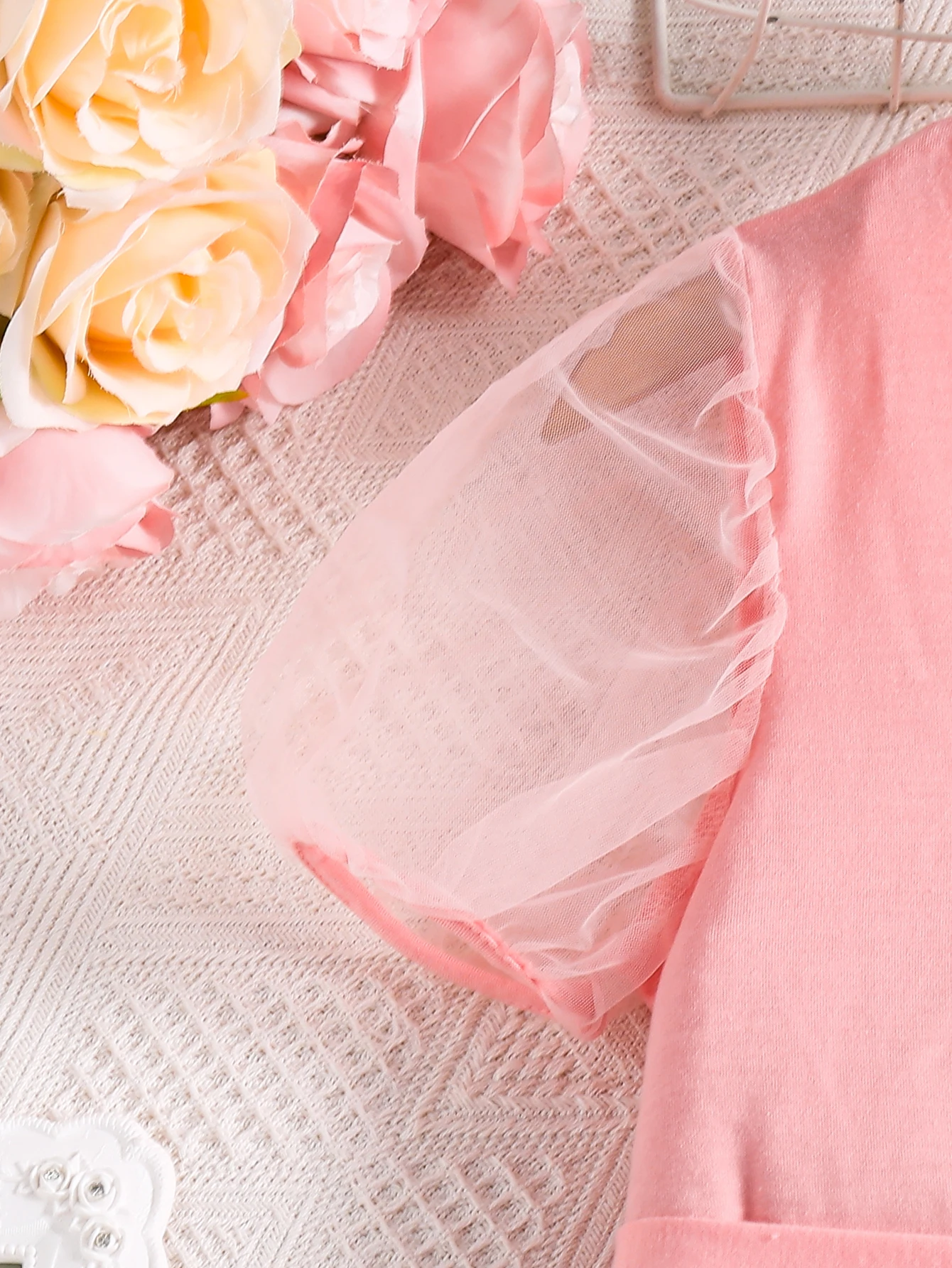 فستان الأميرة الحلو الفرنسي الصيفي للفتيات برقبة على شكل حرف V مناسب للتخسيس من التول بدون أكمام