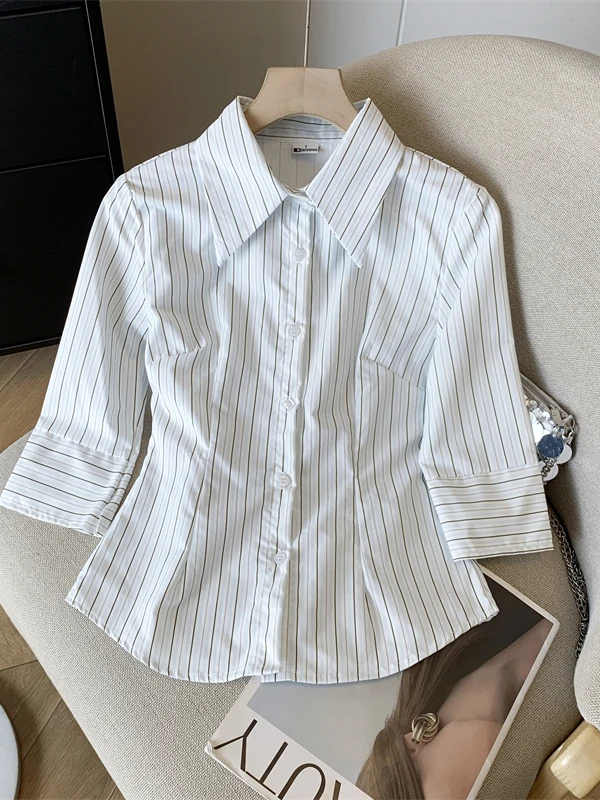 

Женская повседневная рубашка Slim Fit в полоску с рукавом три четверти и отложным воротником, модный топ для весны и лета, сексуальный и шикарный.