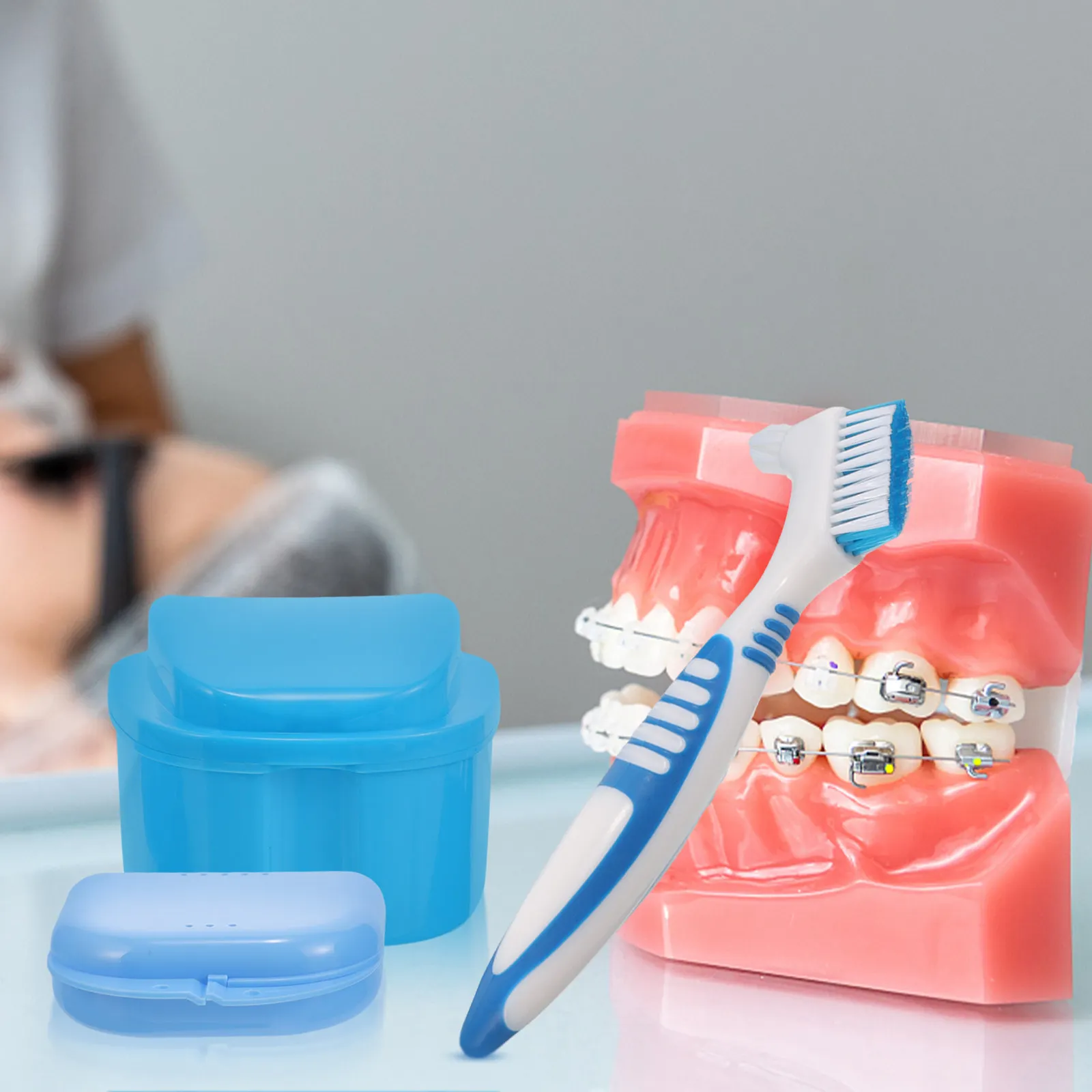 

Набор из 1 шт. портативного футляра для зубных протезов и ретейнеров, контейнер для хранения зубных протезов, коробка для мытья полости рта с пластиковым отсеком для зубной щетки