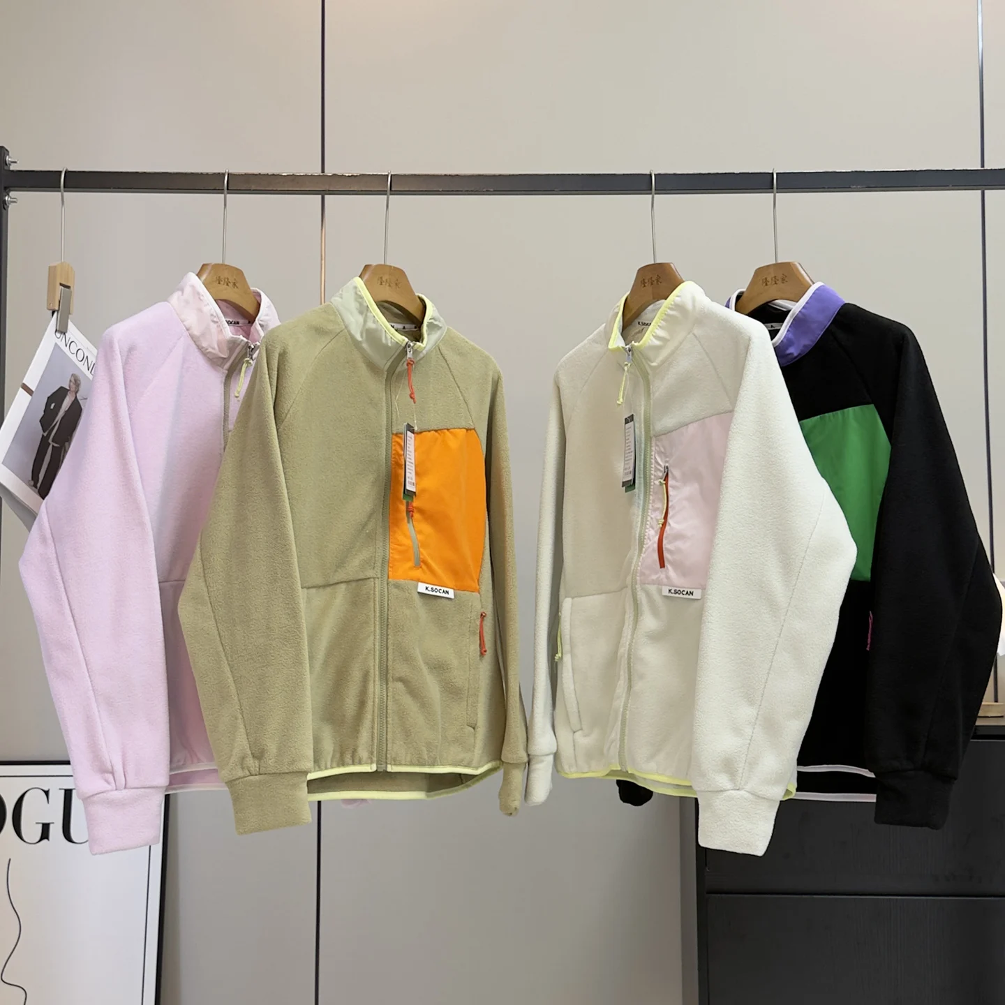 

Уличный повседневный пара, модный цвет, воротник-стойка, теплый дэт на подкладке с внутренним жилетом, застежка-молния, длинный свек