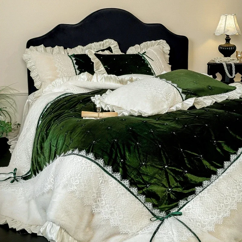 French Style Bedroom Winter Vintage Floral High Weight Milk Velvet Four Piece Set Lace Embroidery Duvet Cover Bed Sheet