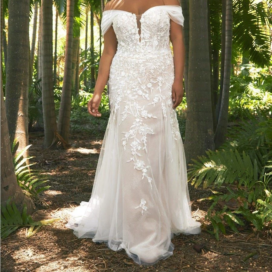 Abito da sposa con spalle scoperte Applique in pizzo Manica corta Lunghezza pavimento Abiti da sposa sexy a-line da spiaggia con strascico di corte 2025 Tulle