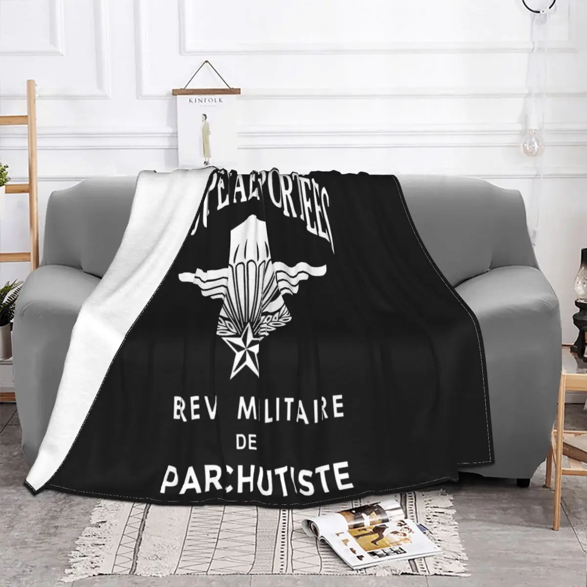 Legion Etrangere Paratrooper Foreign Regiment Brevet Militaire Crewneck Interested Throw Blanket