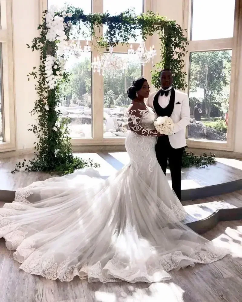 Customized Arabic Plus Size Mermaid Wedding Dresses Long Sleeves Sheer Neck Lace African Bridal Gowns Vintage Robe De Mairee