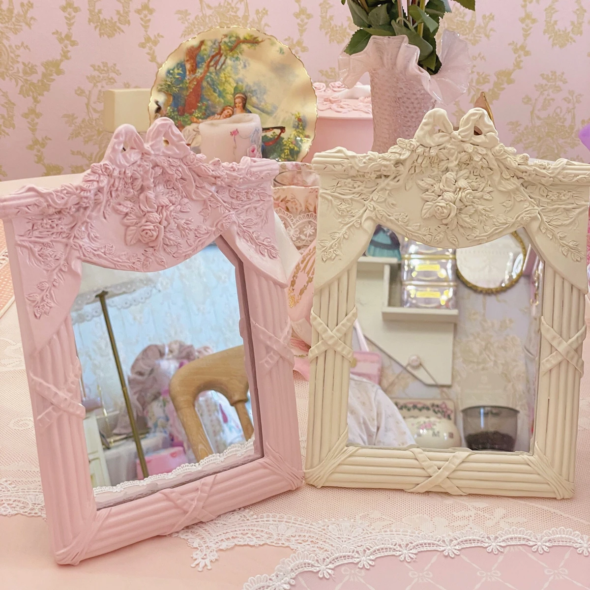 1Pc Creative bow Mirror Desktop Cosmetic Mirror Bathroom Mirror Decorative Waved Vintage Pink Mirror Home Decor