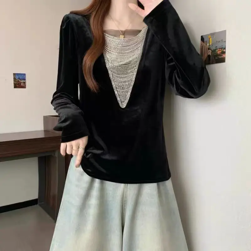 

2025 shirt spring and autumn long-sleeved T-shirt fashion explosion bottoming shirt thin deep V scheming socialite lady