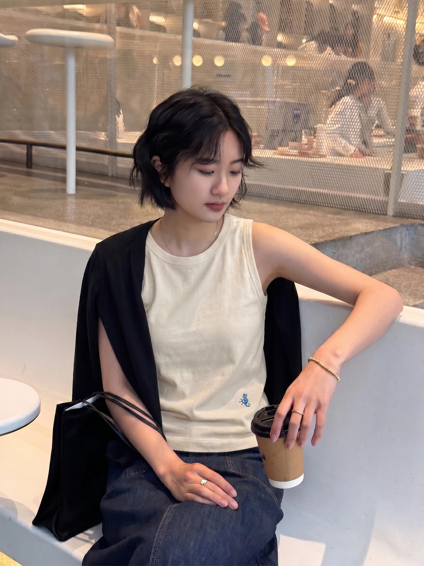 Zhou Xiaoya-Chaleco holgado de algodón puro con bordado de doble color para mujer, nuevo estilo de verano, ropa exterior informal con cuello redondo
