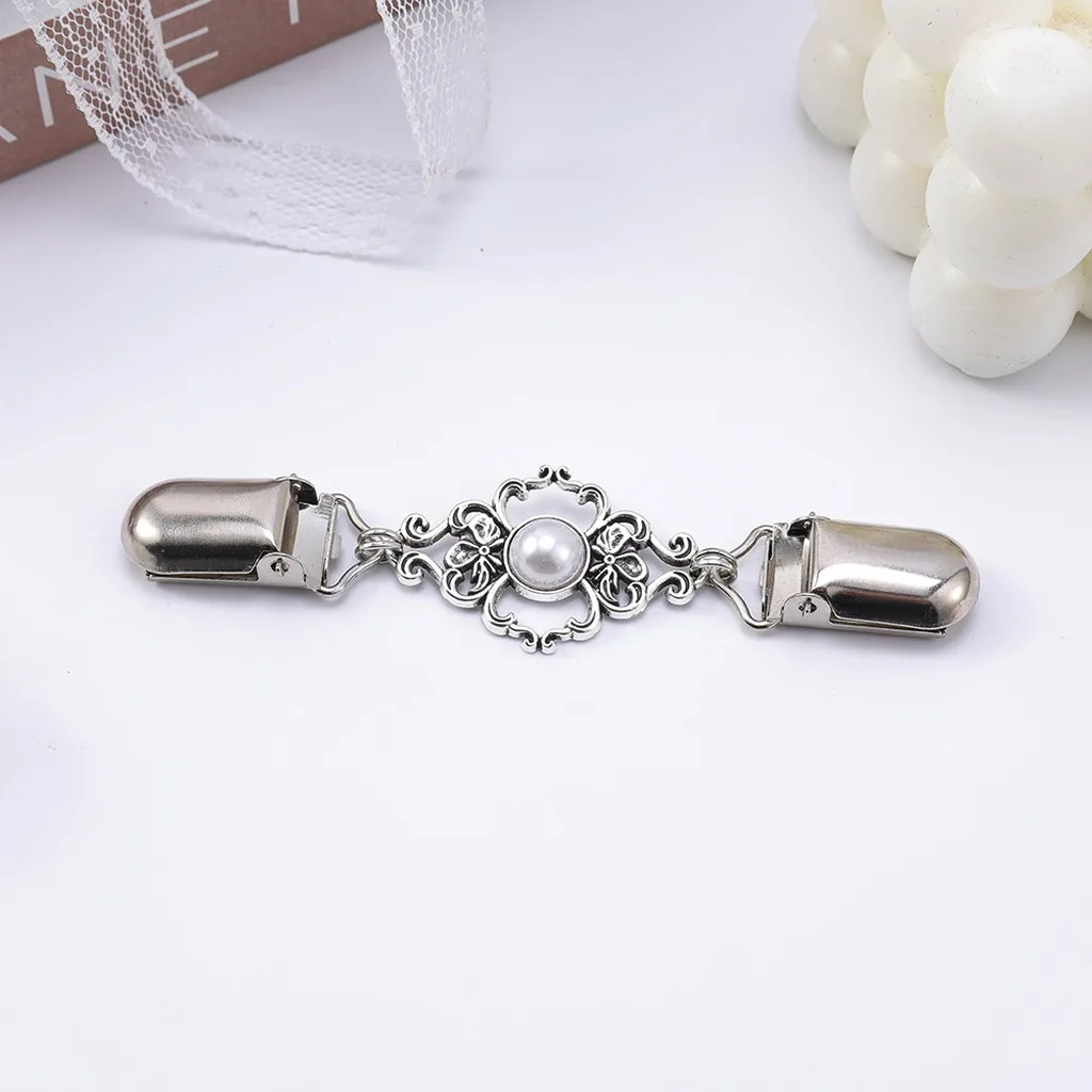 Floral Sweater Clip Round Cardigan Fastener Openwork Garment Clip Floral Metal Sweater Fastener For Dates Cardigans Festive