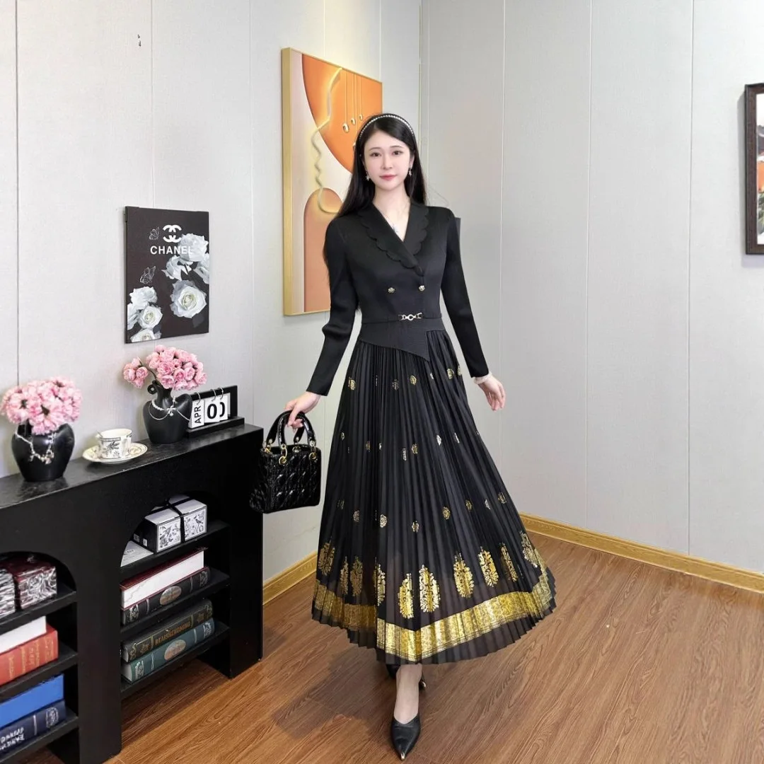 

Miyake Commuter Temperament Dress Spring 2025 New Women Clothing Long-sleeved Pleated Skirt Suit Collar Elegant Skirt Versatile