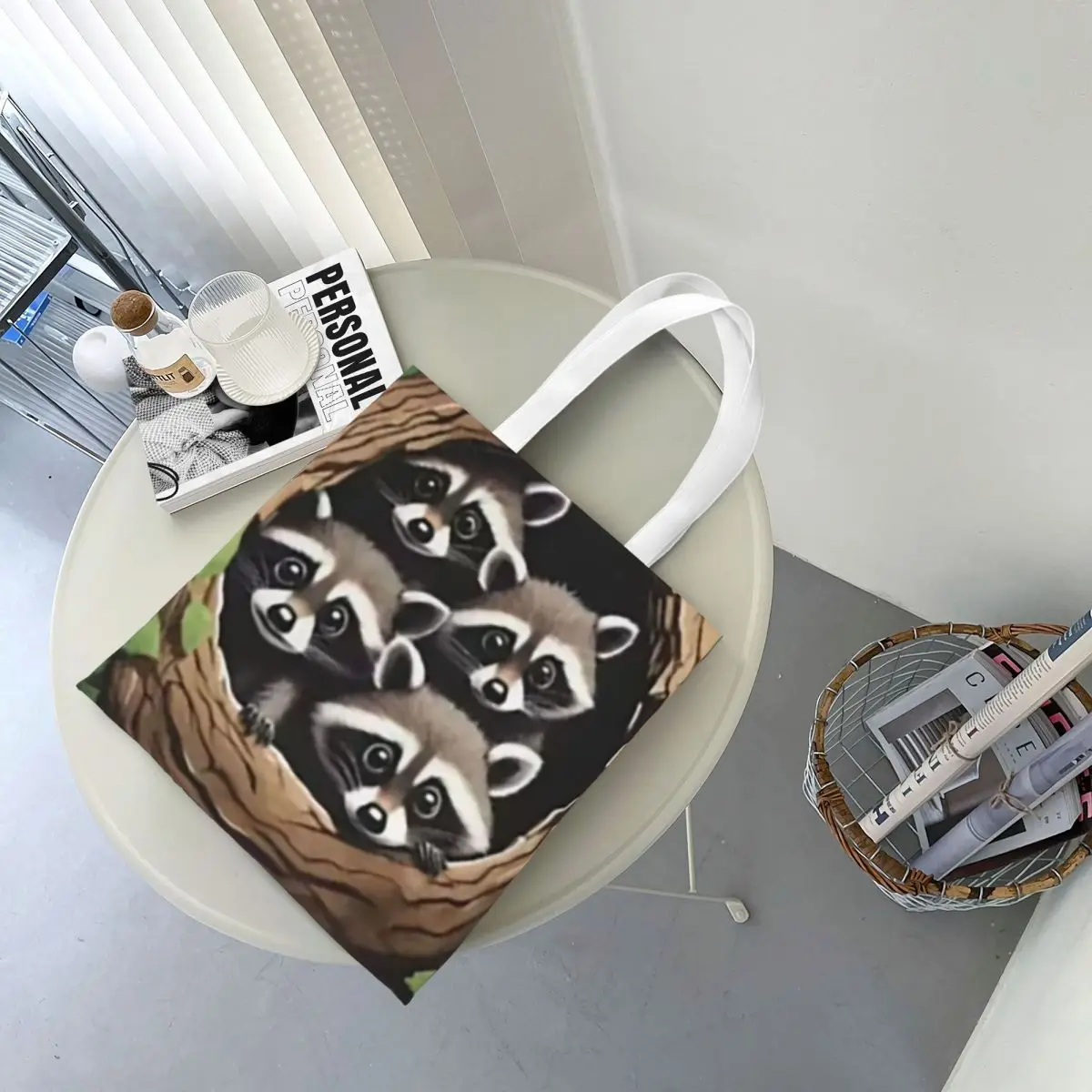 กระเป๋าช้อปปิ้งลายแรคคูนตลกๆ กระเป๋าผ้าแคนวาสแบบใช้ซ้ำได้สำหรับสาวๆ กระเป๋าสะพายไหล่ กระเป๋าถือสำหรับเดินทาง